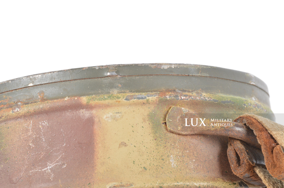 German three-tone camouflage gas mask canister, « Normandy » - photo 33