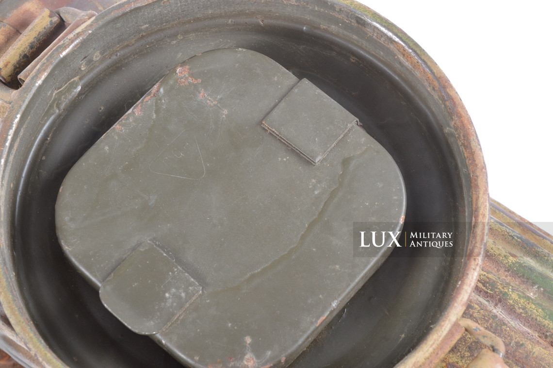 German three-tone camouflage gas mask canister, « Normandy » - photo 35