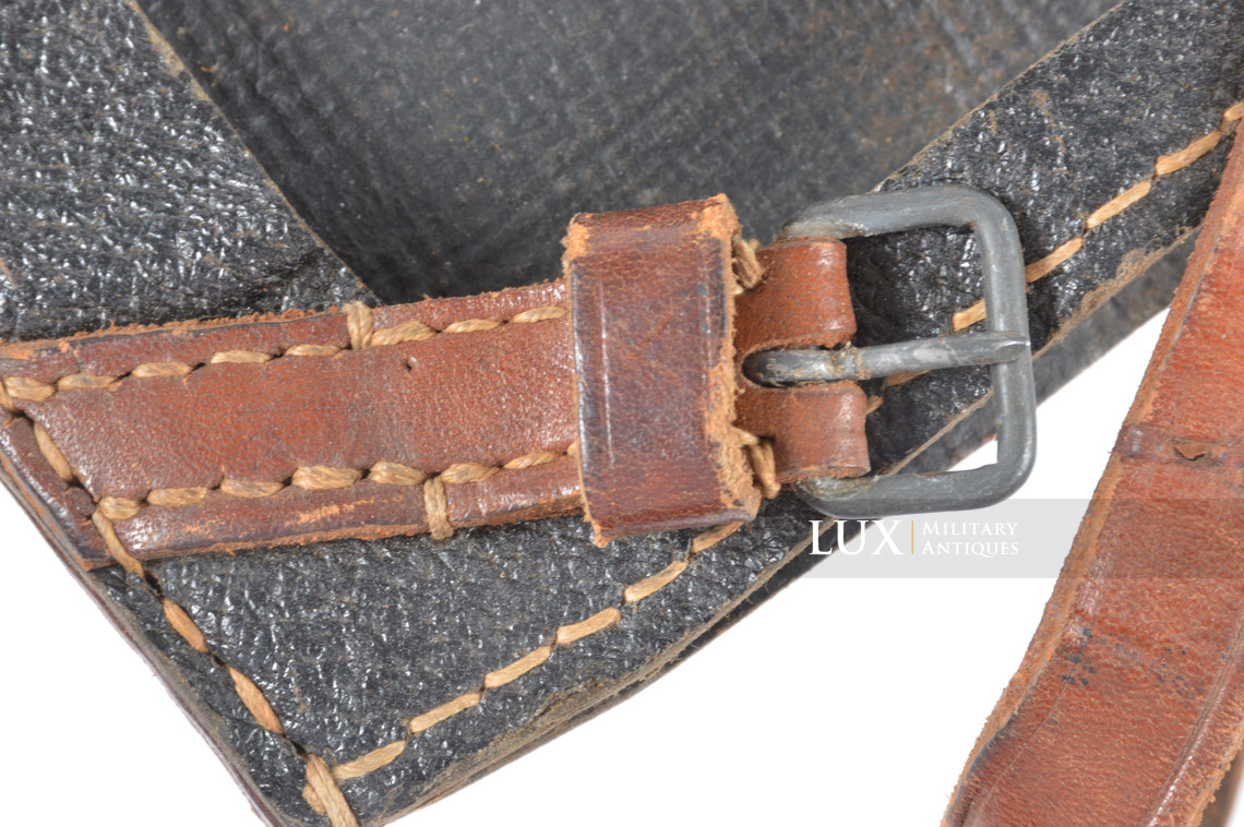 Porte pelle fin de guerre, fabrication atypique, cuir recyclé, « fuq1944 » - photo 12
