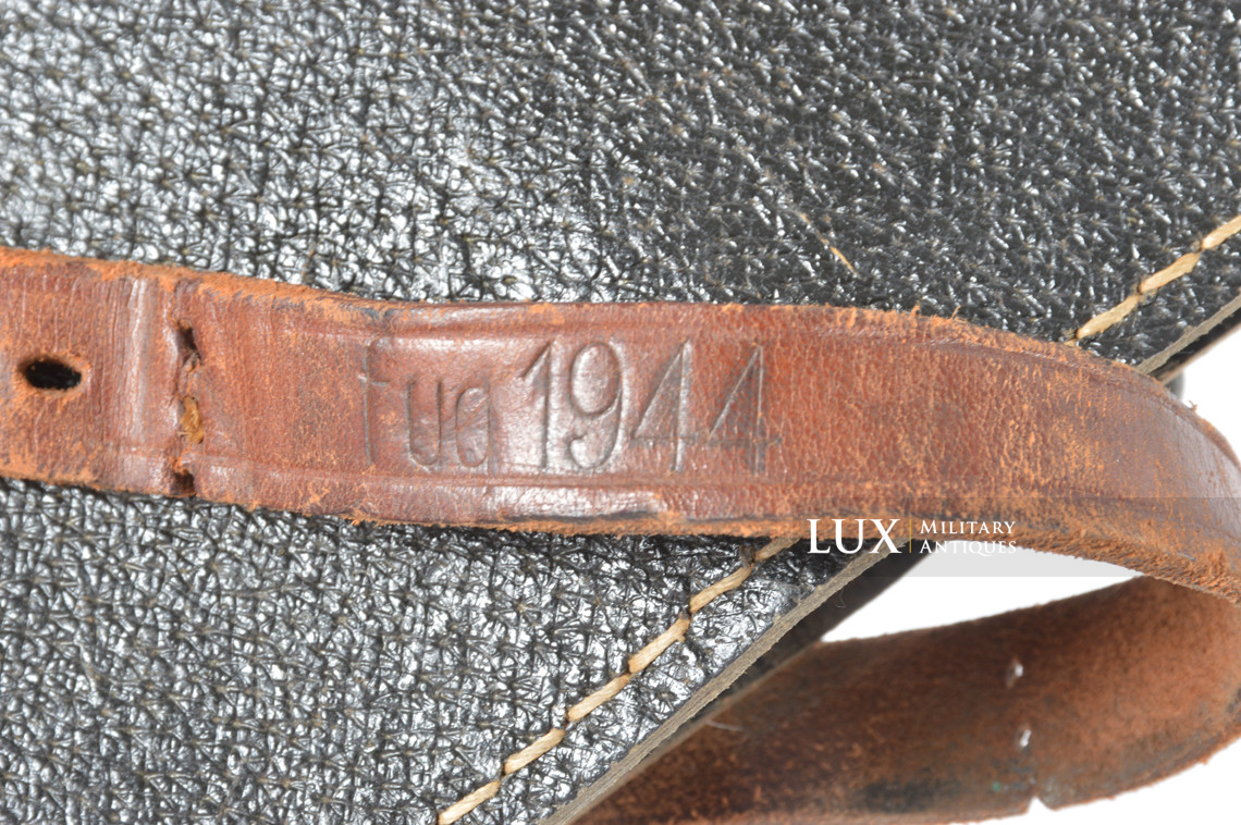 Porte pelle fin de guerre, fabrication atypique, cuir recyclé, « fuq1944 » - photo 14