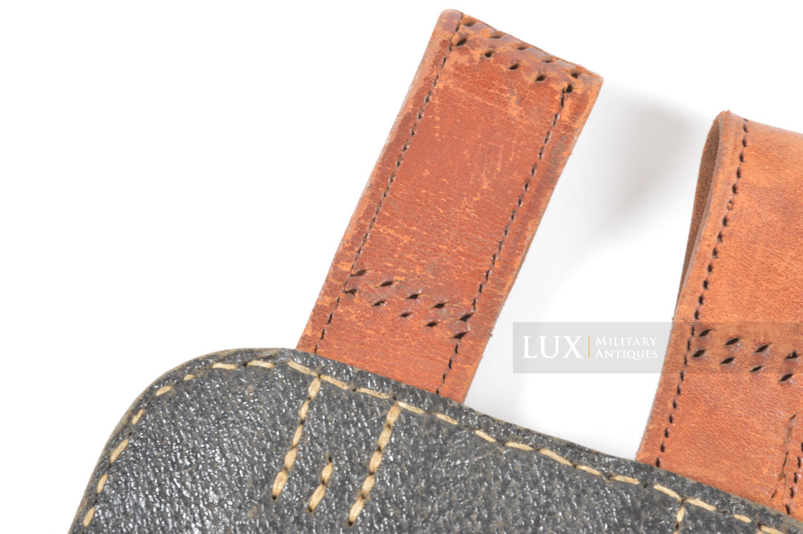 Porte pelle fin de guerre, fabrication atypique, cuir recyclé, « fuq1944 » - photo 8