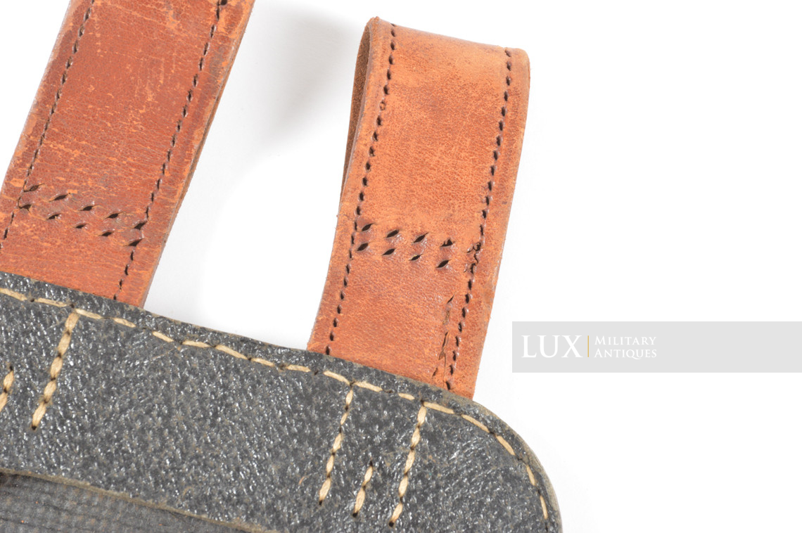 Porte pelle fin de guerre, fabrication atypique, cuir recyclé, « fuq1944 » - photo 9