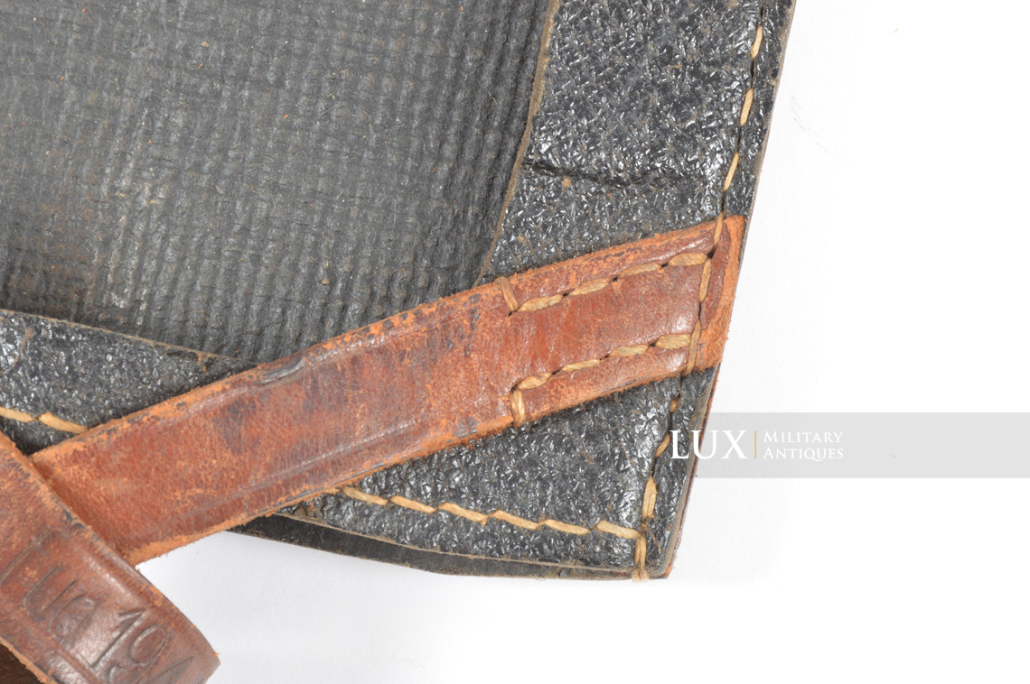 Porte pelle fin de guerre, fabrication atypique, cuir recyclé, « fuq1944 » - photo 10