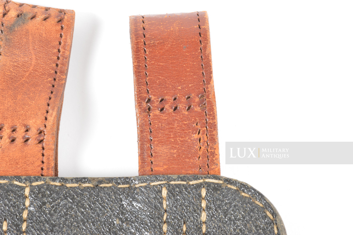 Porte pelle fin de guerre, fabrication atypique, cuir recyclé, « fuq1944 » - photo 17