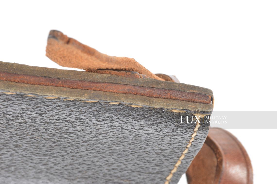 Porte pelle fin de guerre, fabrication atypique, cuir recyclé, « fuq1944 » - photo 18