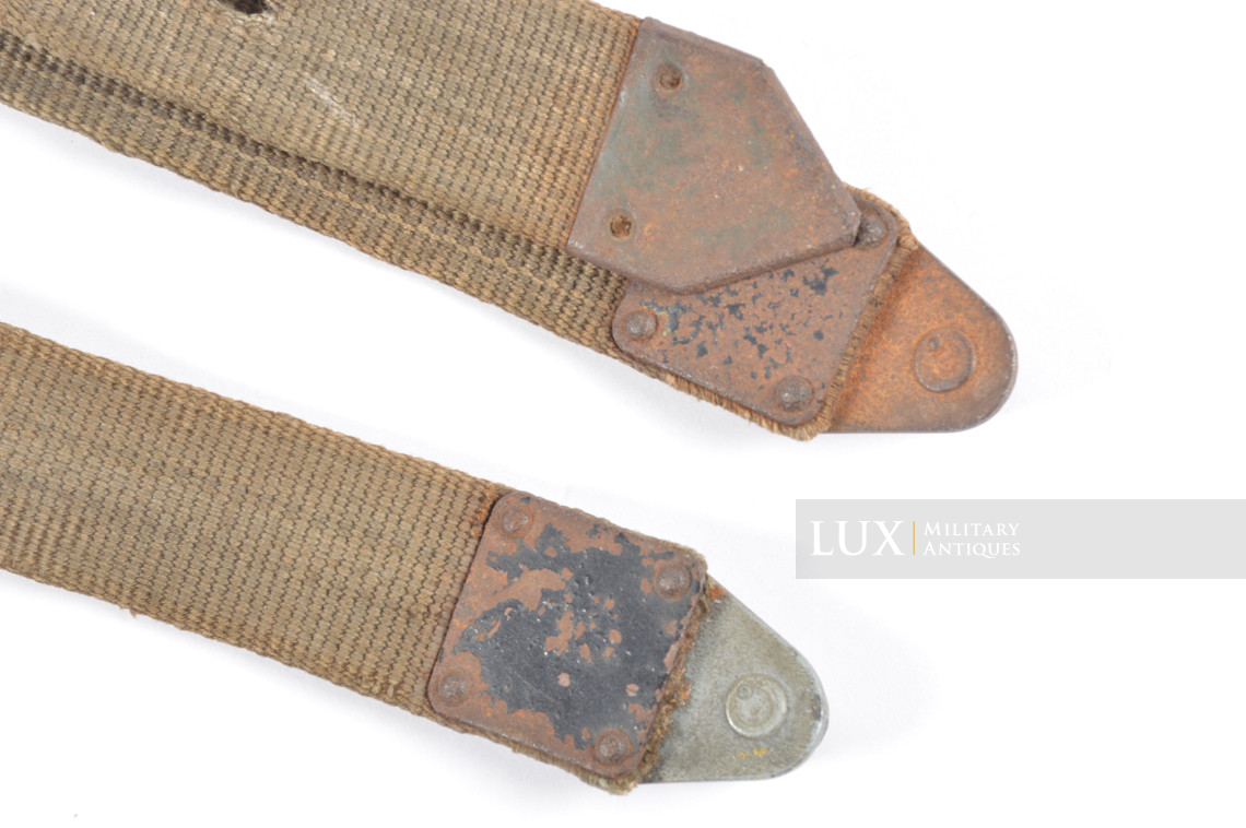 Late-war German field telephone carrying strap in green webbing - photo 8