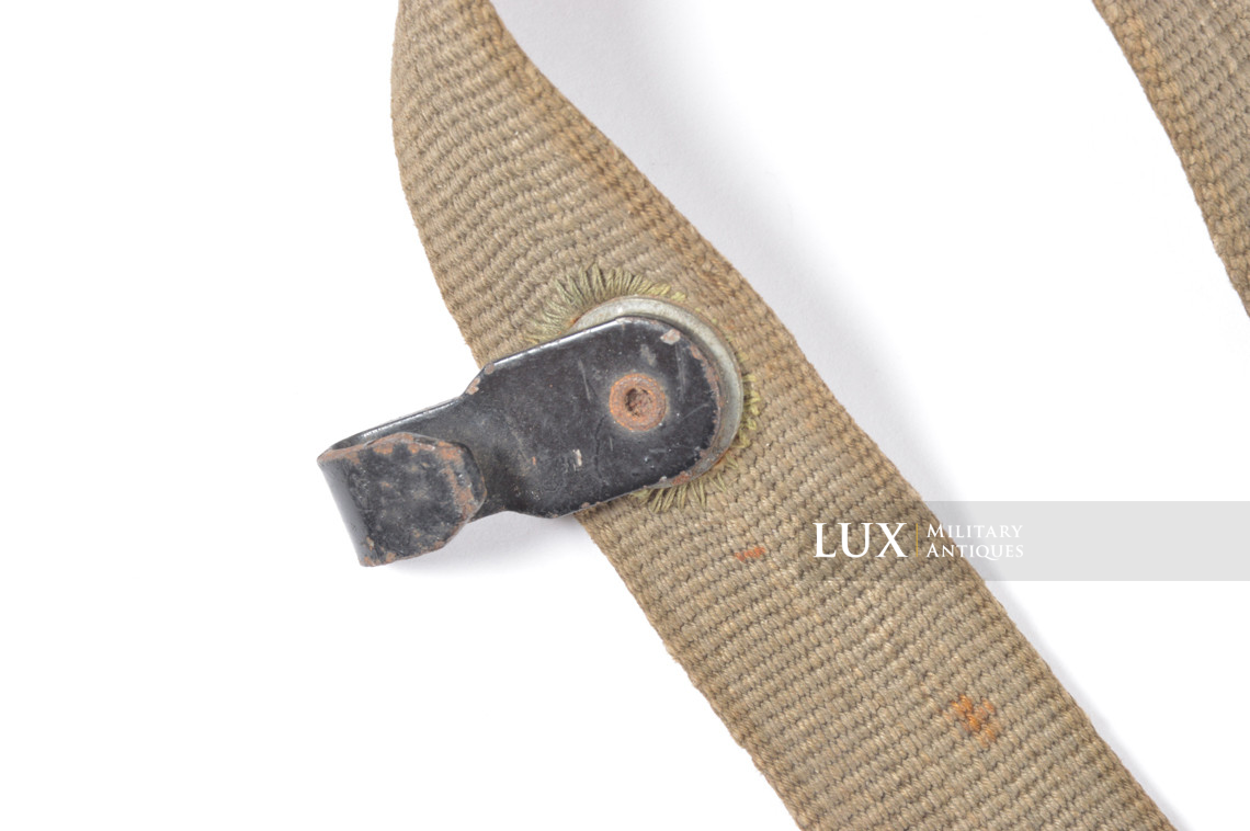 Late-war German field telephone carrying strap in green webbing - photo 10