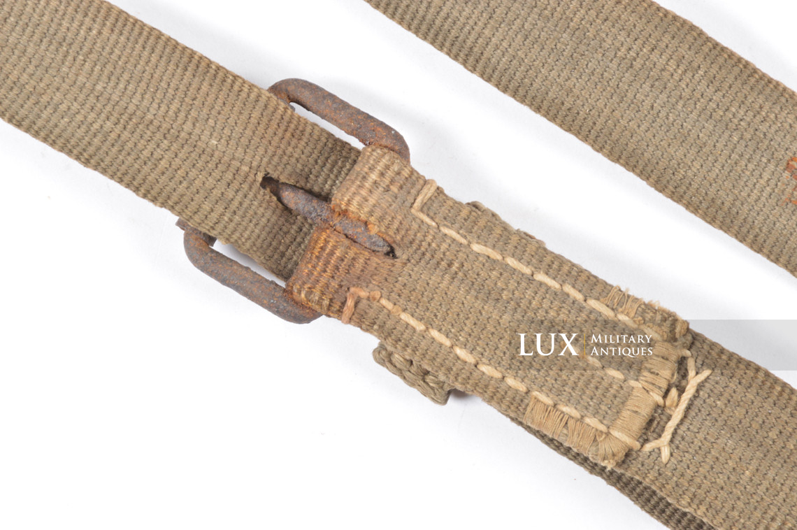 Late-war German field telephone carrying strap in green webbing - photo 13