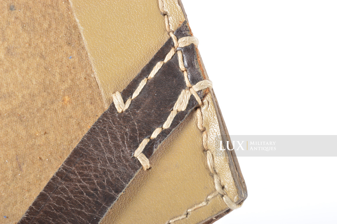 German late-war tan pressed cardboard entrenching tool carrying case - photo 20