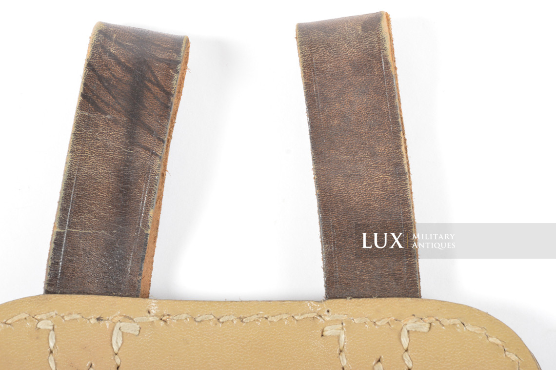 German late-war tan pressed cardboard entrenching tool carrying case - photo 15