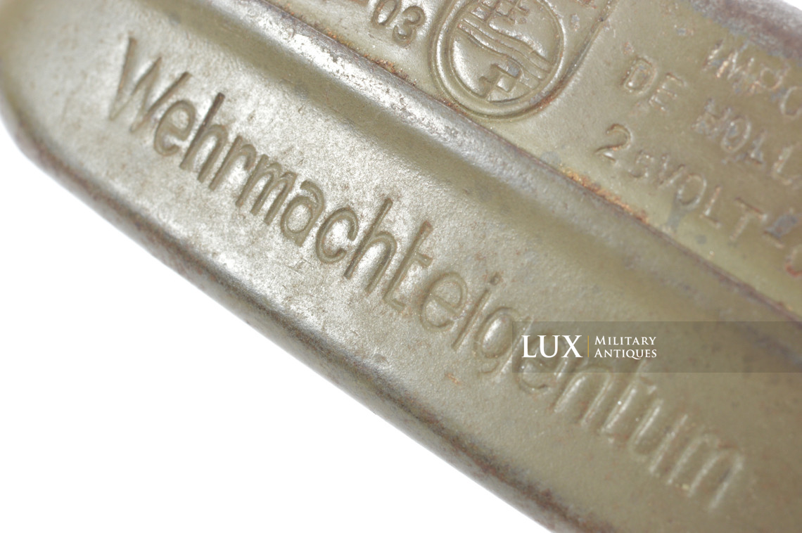 Rare German issue hand generator field flashlight, « Wehrmachteigentum » - photo 16