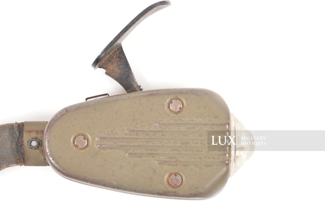 Rare German issue hand generator field flashlight, « Wehrmachteigentum » - photo 9