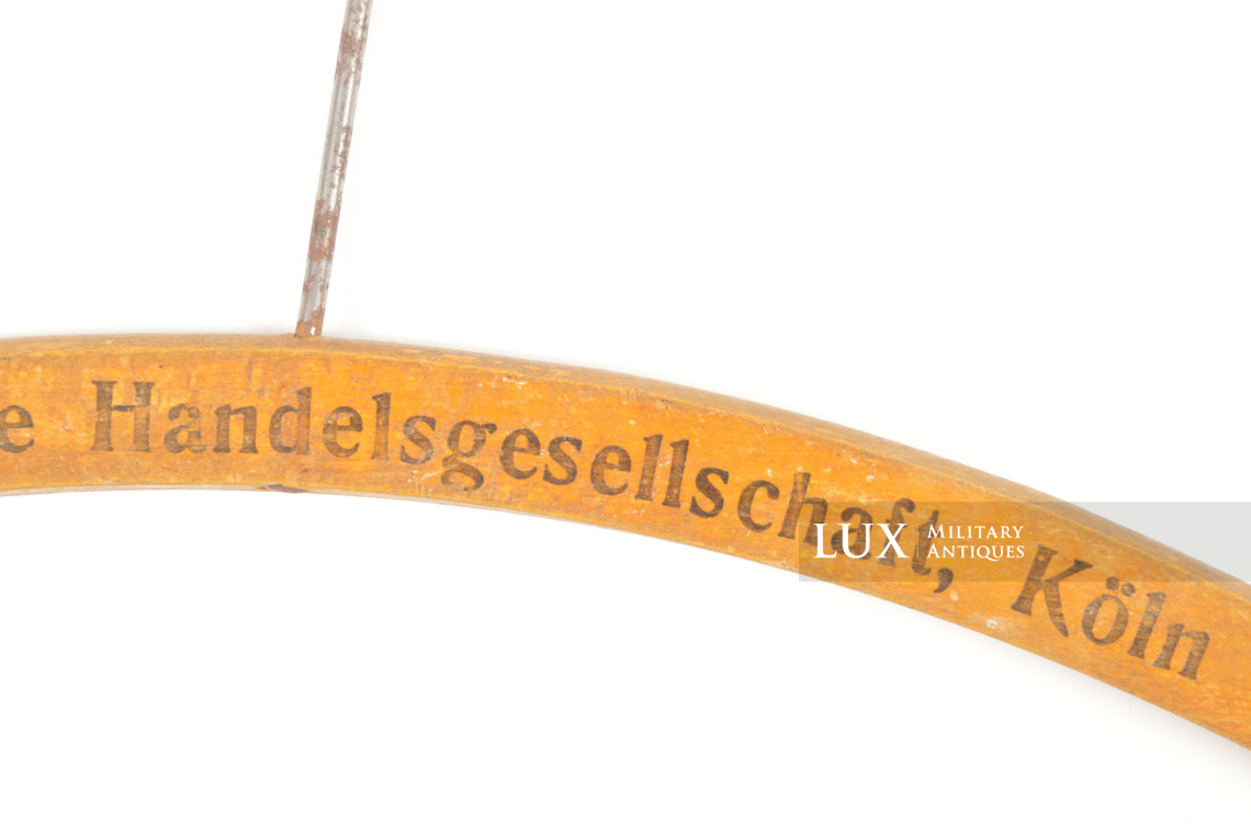 Cintre à vêtement allemand d’époque, « Köln » - photo 9