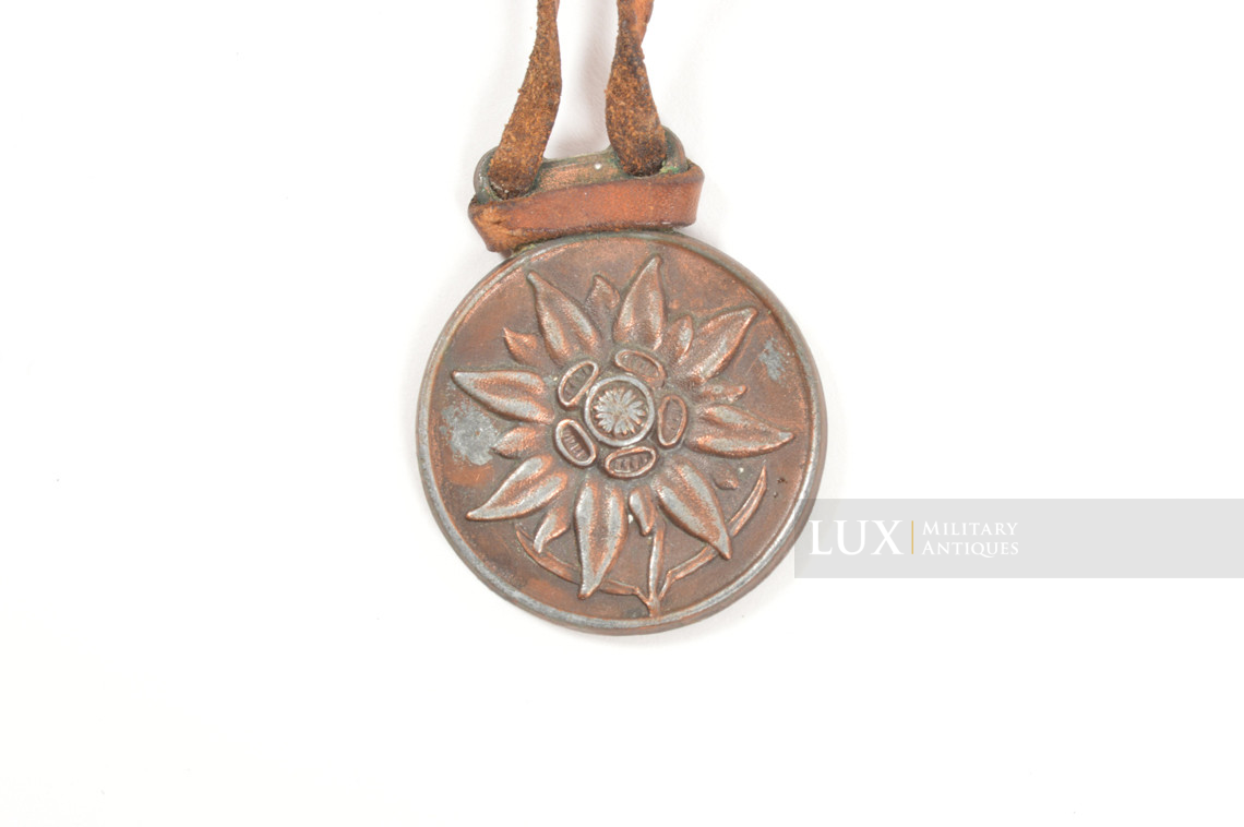 German Eismeerfront 1942/1943 medal, « Gebirgsjäger » - photo 8