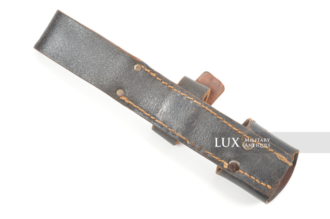 Late-war German k98 bayonet frog, « RBNr » - photo 10