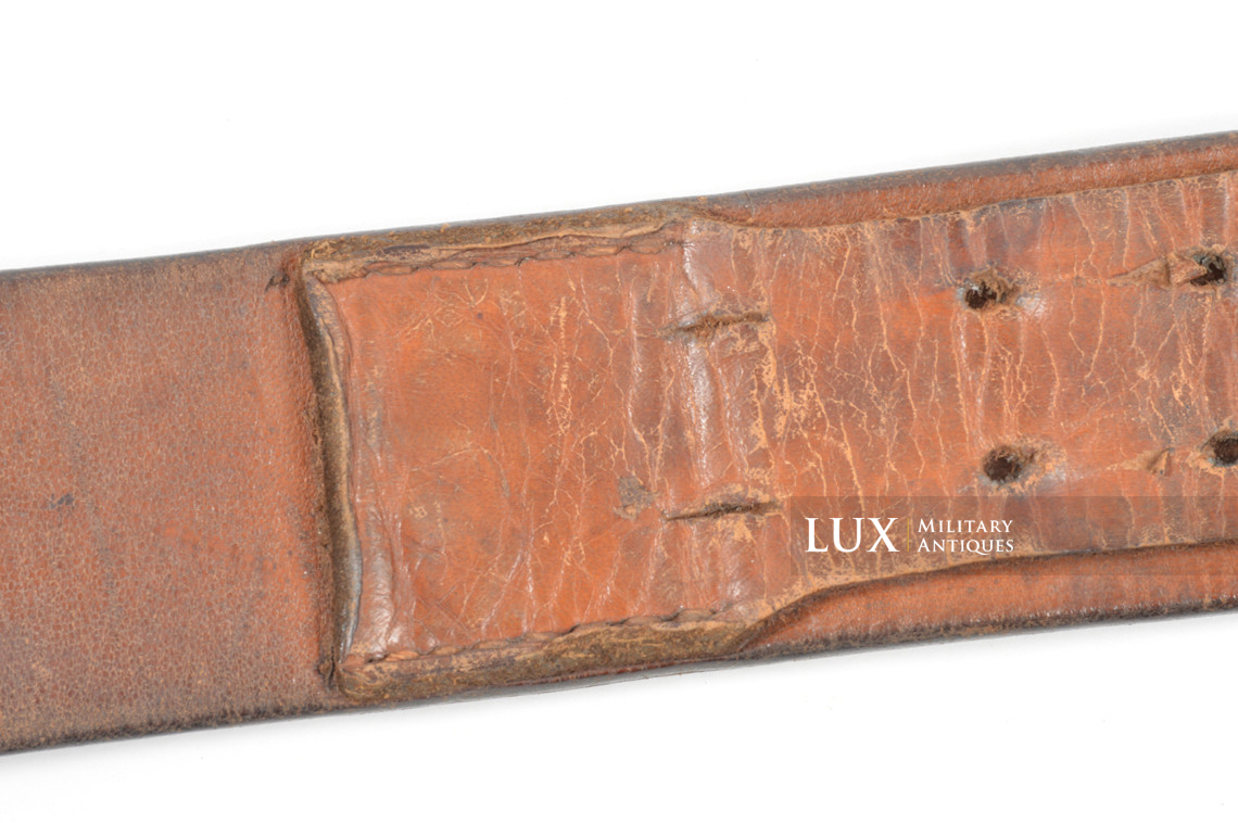 Early Luftwaffe chocolate brown combat service belt, « unit marked » - photo 16