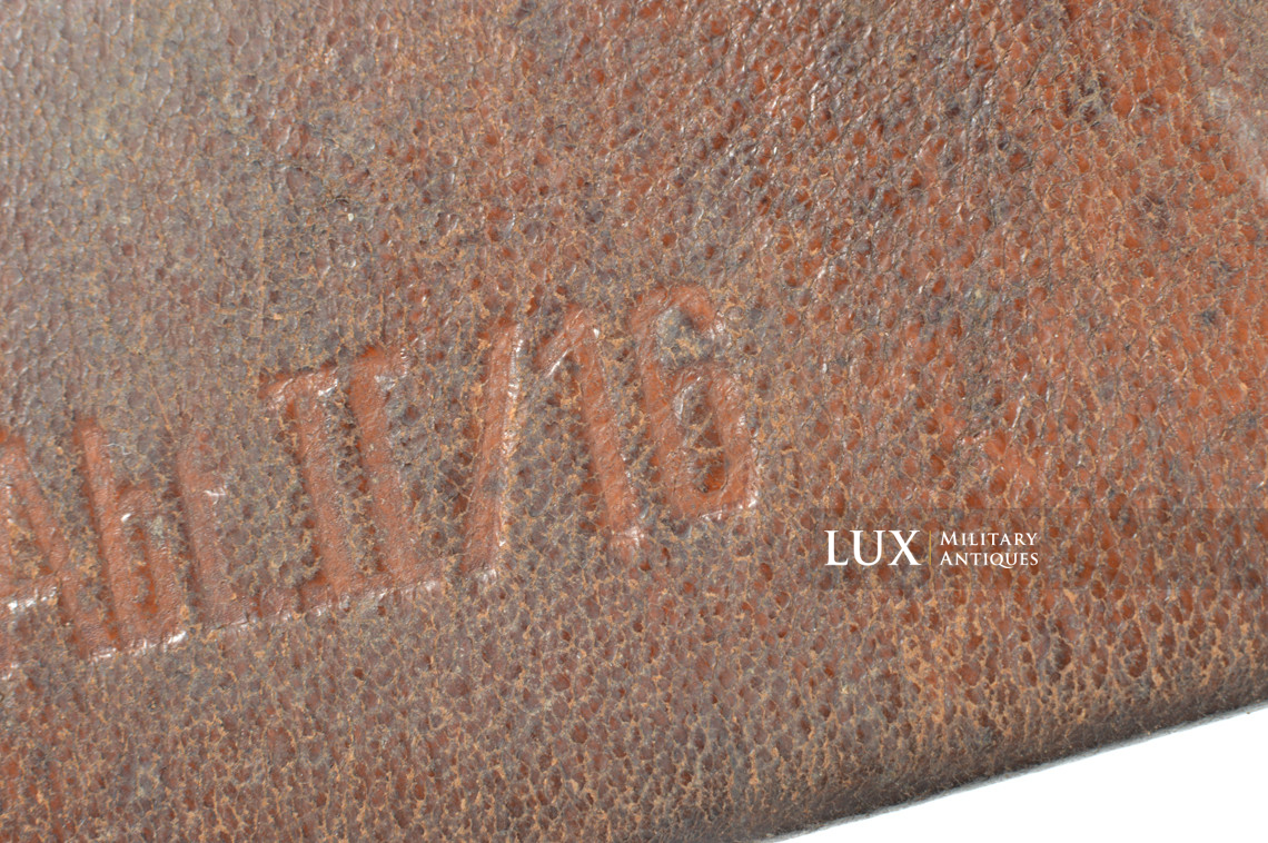 Early Luftwaffe chocolate brown combat service belt, « unit marked » - photo 13