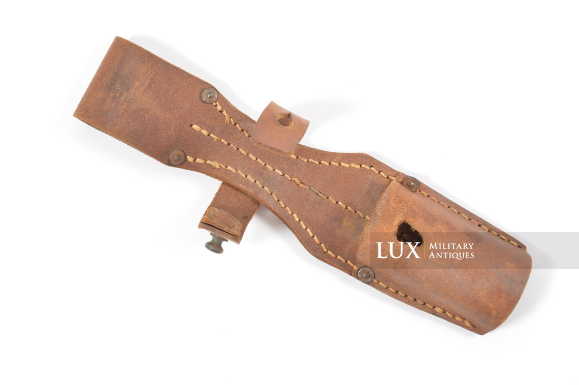 Late-war German k98 bayonet frog, « RBNr » - photo 10