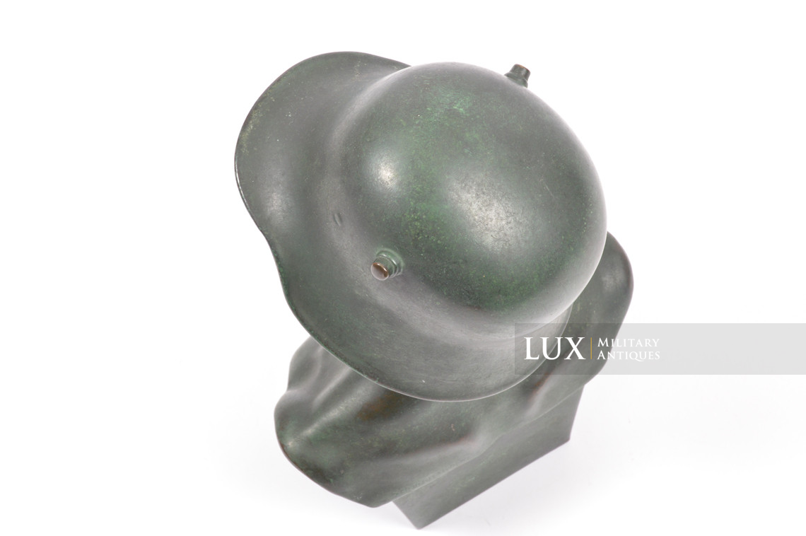 Buste de soldat allemand en bronze - photo 16