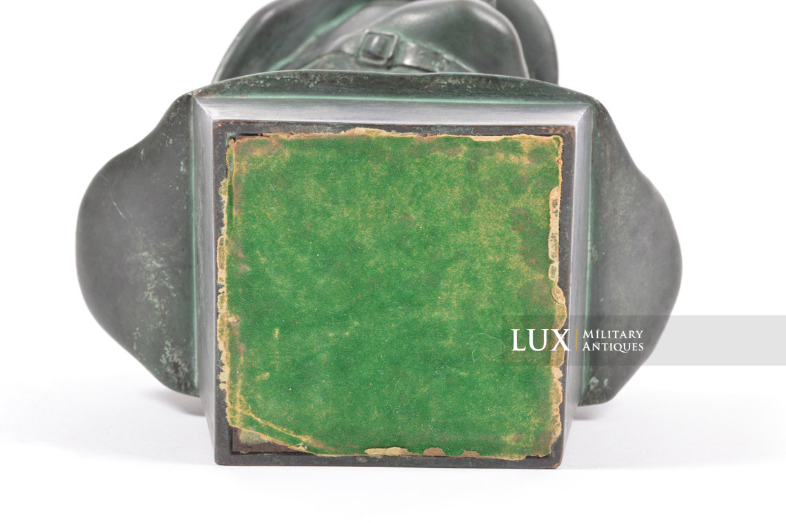 Buste de soldat allemand en bronze - photo 18