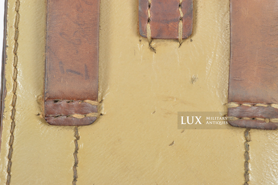 Trousse d'entretien MG34/42 fin de guerre en carton pressé jaune sable - photo 11