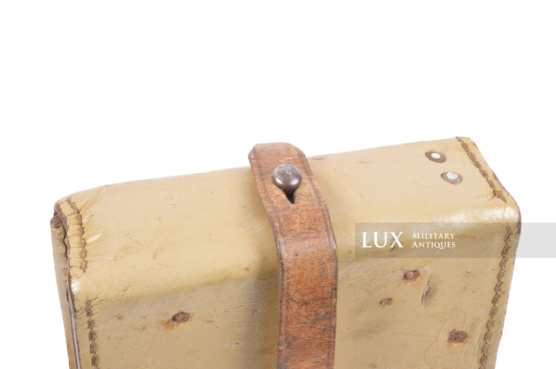 Trousse d'entretien MG34/42 fin de guerre en carton pressé jaune sable - photo 14