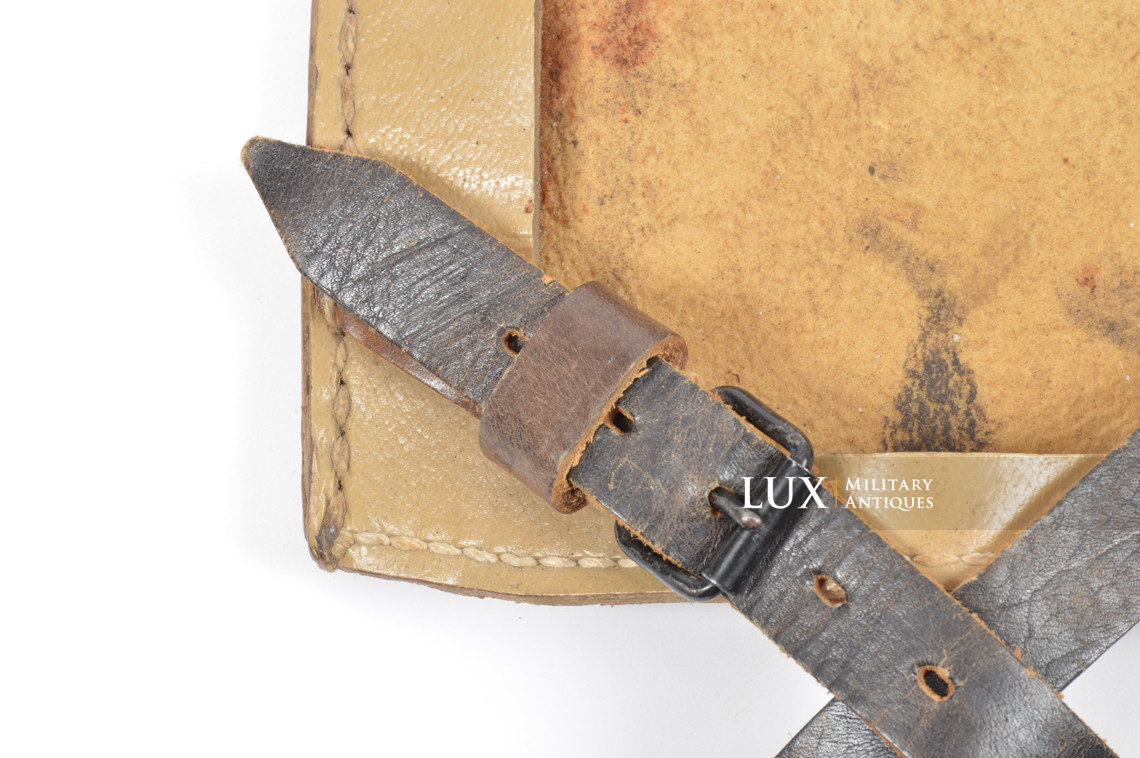 Porte pelle allemand fin de guerre en carton pressé jaune sable, « jWa 4 » - photo 12