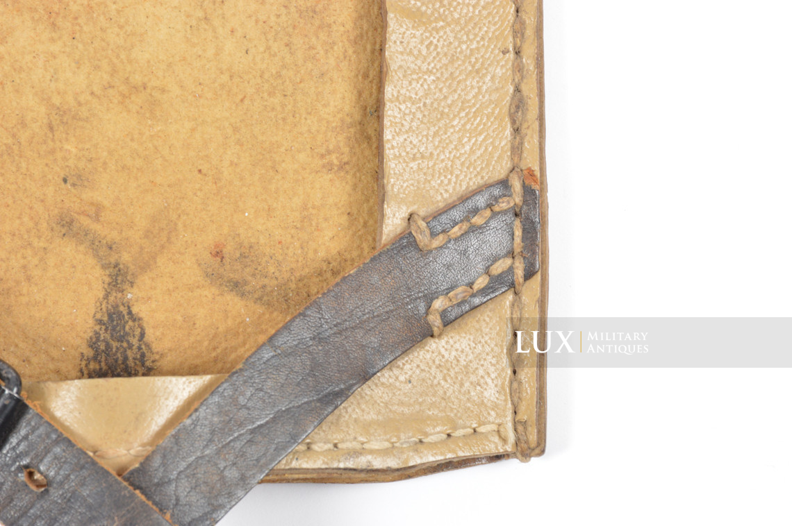 Porte pelle allemand fin de guerre en carton pressé jaune sable, « jWa 4 » - photo 13