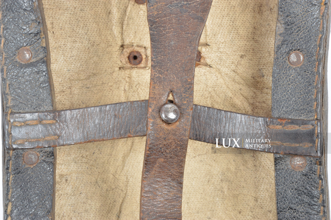 German folding shovel and carrying case - photo 10