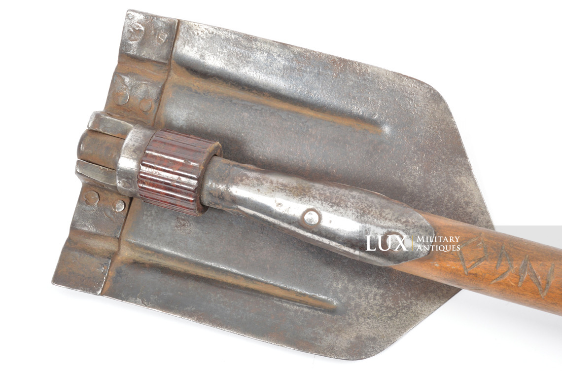 German folding shovel and carrying case - photo 16