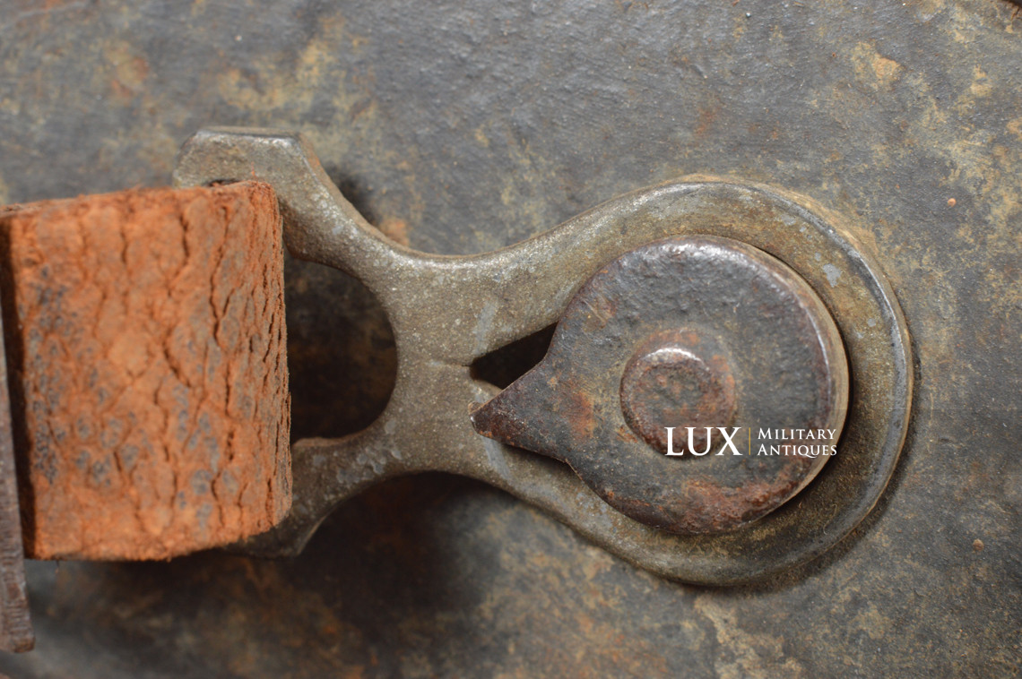 M16 German camouflage combat helmet, « battle damaged » - photo 52