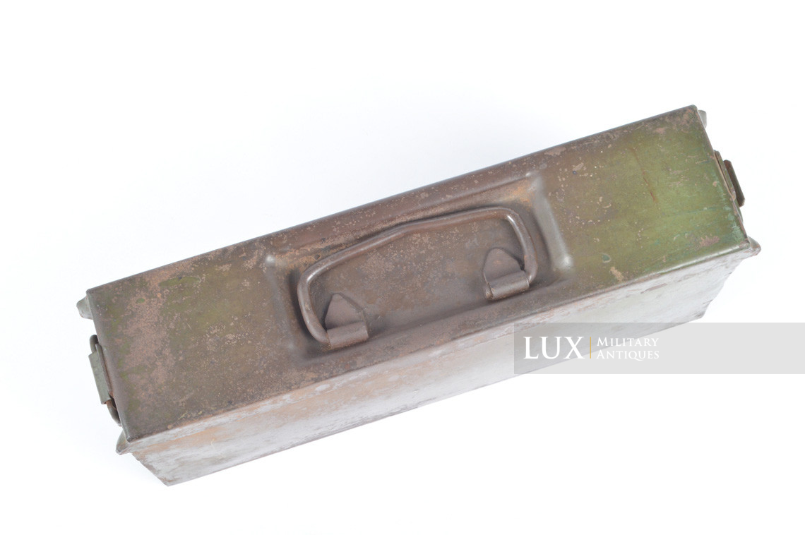 German late-war two-tone camouflage MG34/42 ammunitions case - photo 13