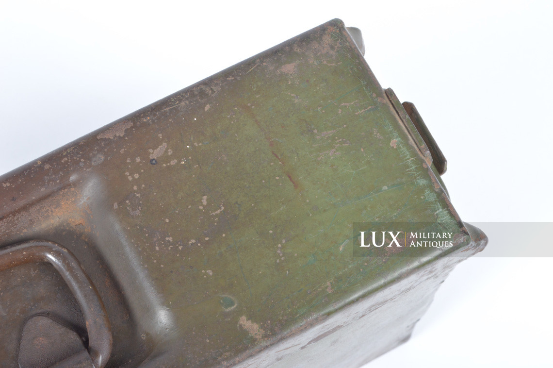 German late-war two-tone camouflage MG34/42 ammunitions case - photo 14
