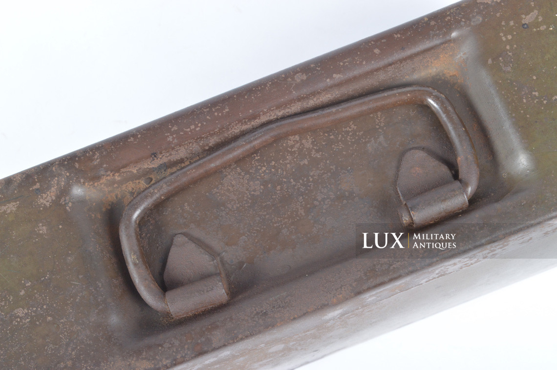 German late-war two-tone camouflage MG34/42 ammunitions case - photo 15