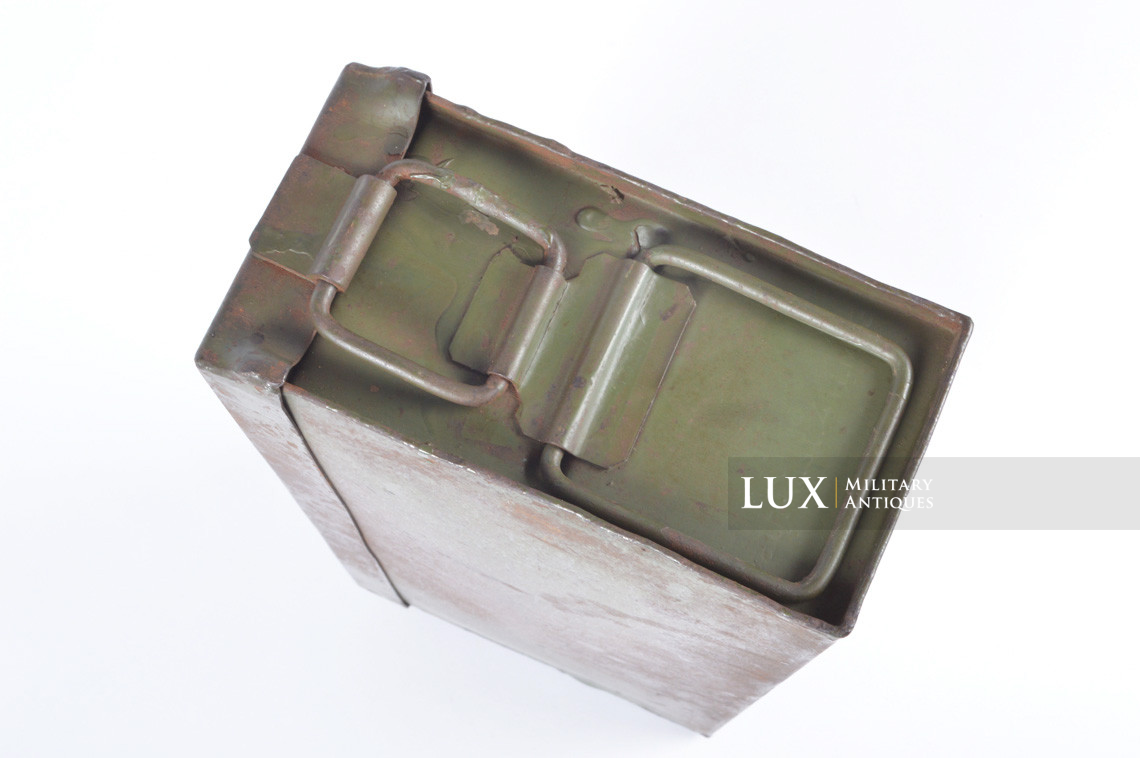 German late-war two-tone camouflage MG34/42 ammunitions case - photo 26