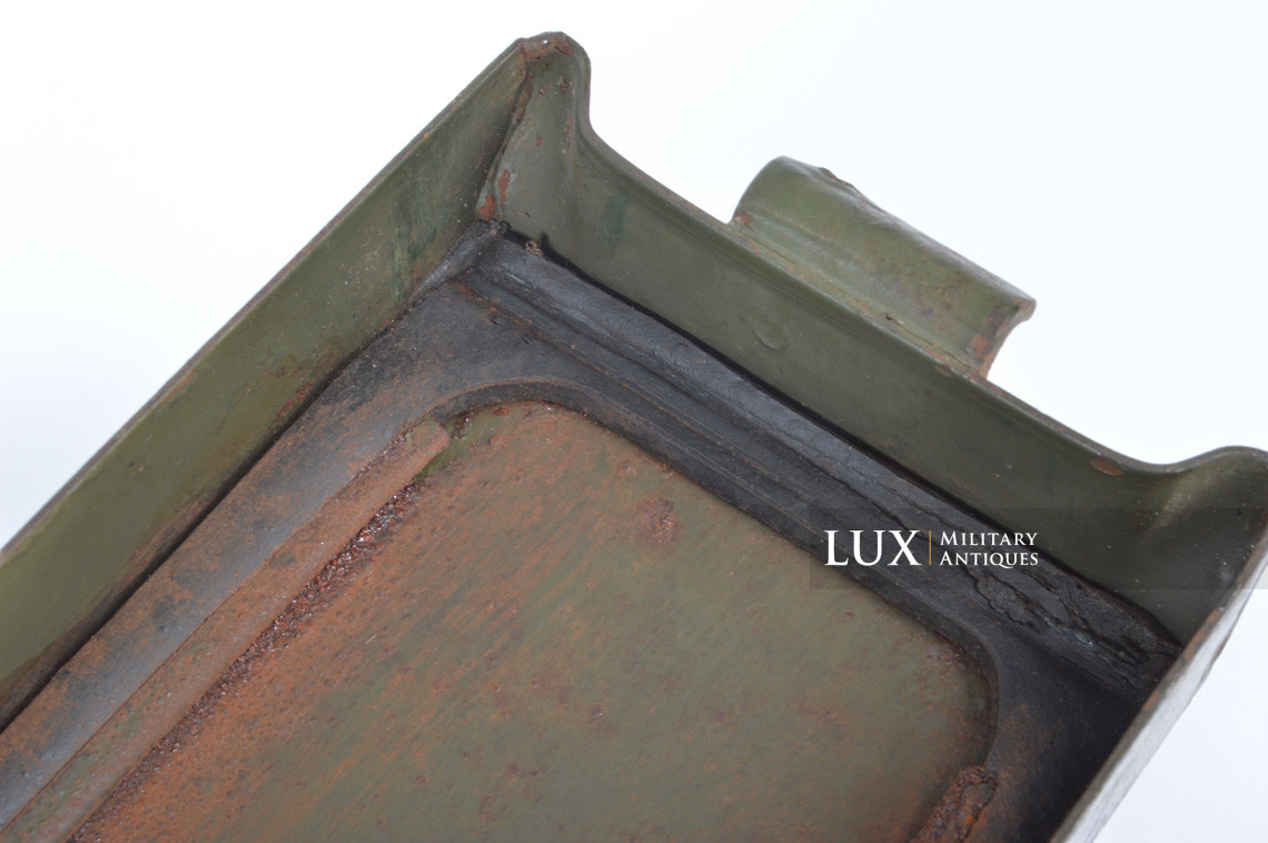 German late-war two-tone camouflage MG34/42 ammunitions case - photo 35