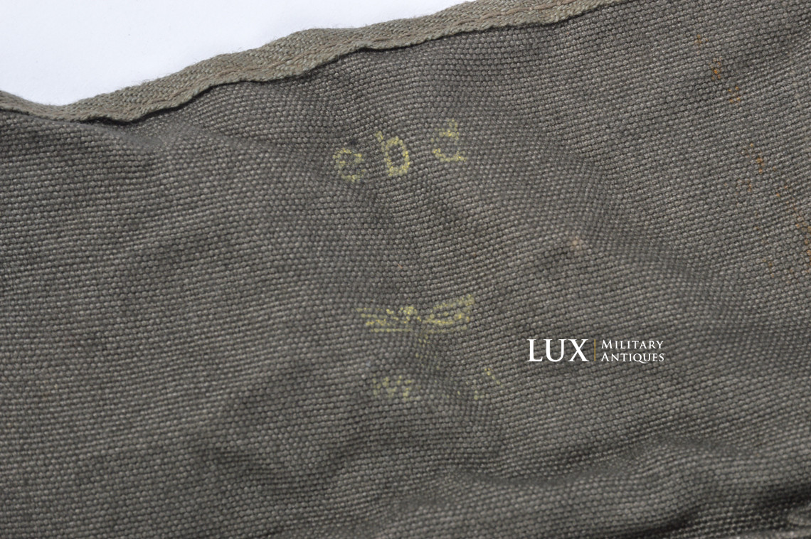 Late-war German paratrooper gas mask carrying bag, « ebd » - photo 13