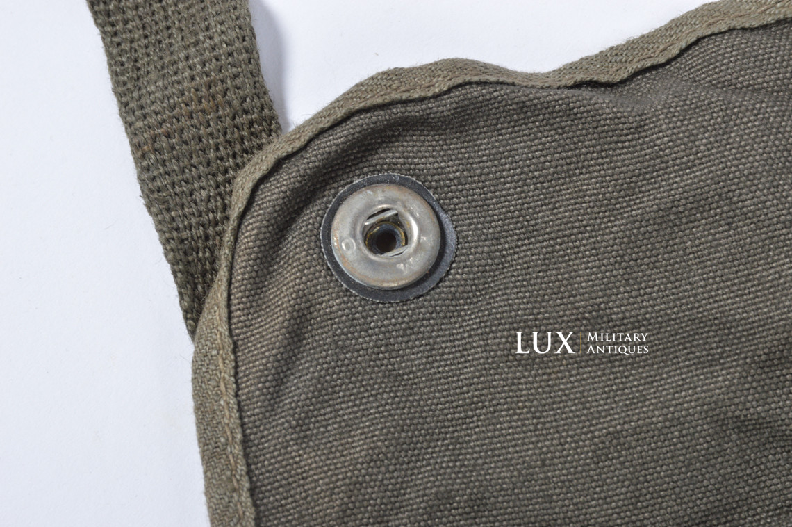Late-war German paratrooper gas mask carrying bag, « ebd » - photo 15