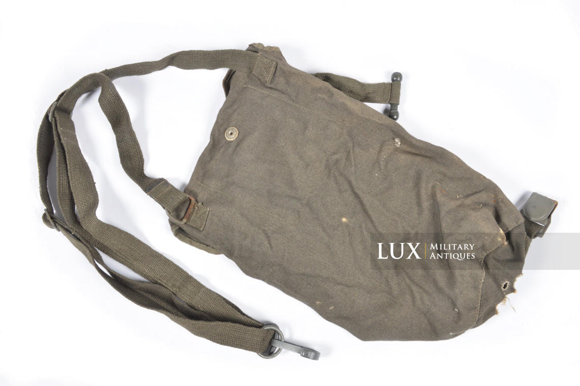 Late-war German paratrooper gas mask carrying bag, « ebd » - photo 21