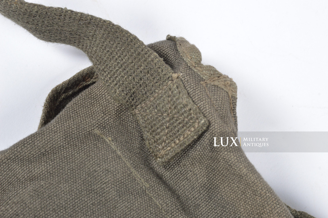 Late-war German paratrooper gas mask carrying bag, « ebd » - photo 24