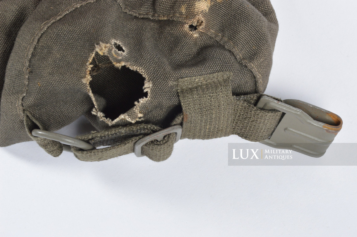 Late-war German paratrooper gas mask carrying bag, « ebd » - photo 26