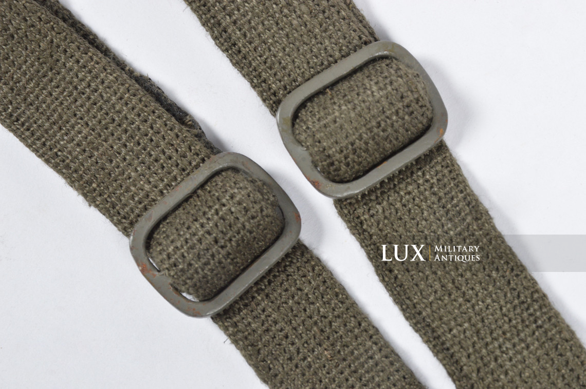 Late-war German paratrooper gas mask carrying bag, « ebd » - photo 28