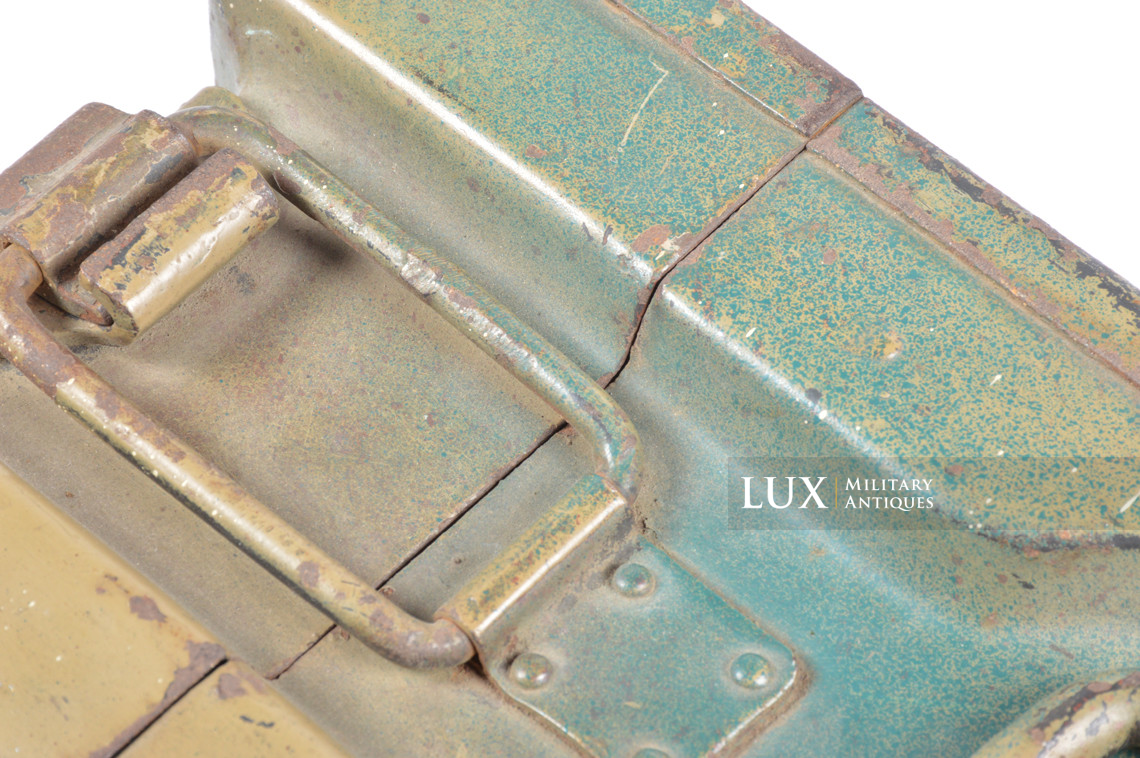Caisse allemande pour chargeurs de 2cm Flak camouflée deux tons - photo 23
