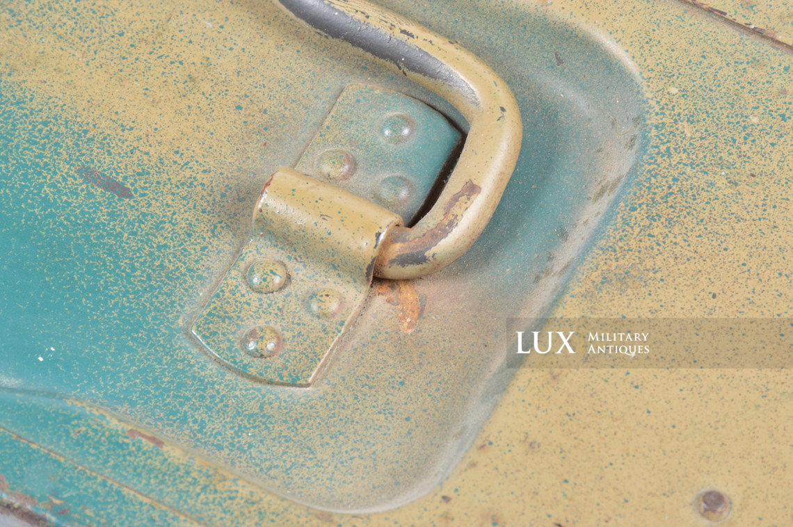 Caisse allemande pour chargeurs de 2cm Flak camouflée deux tons - photo 25