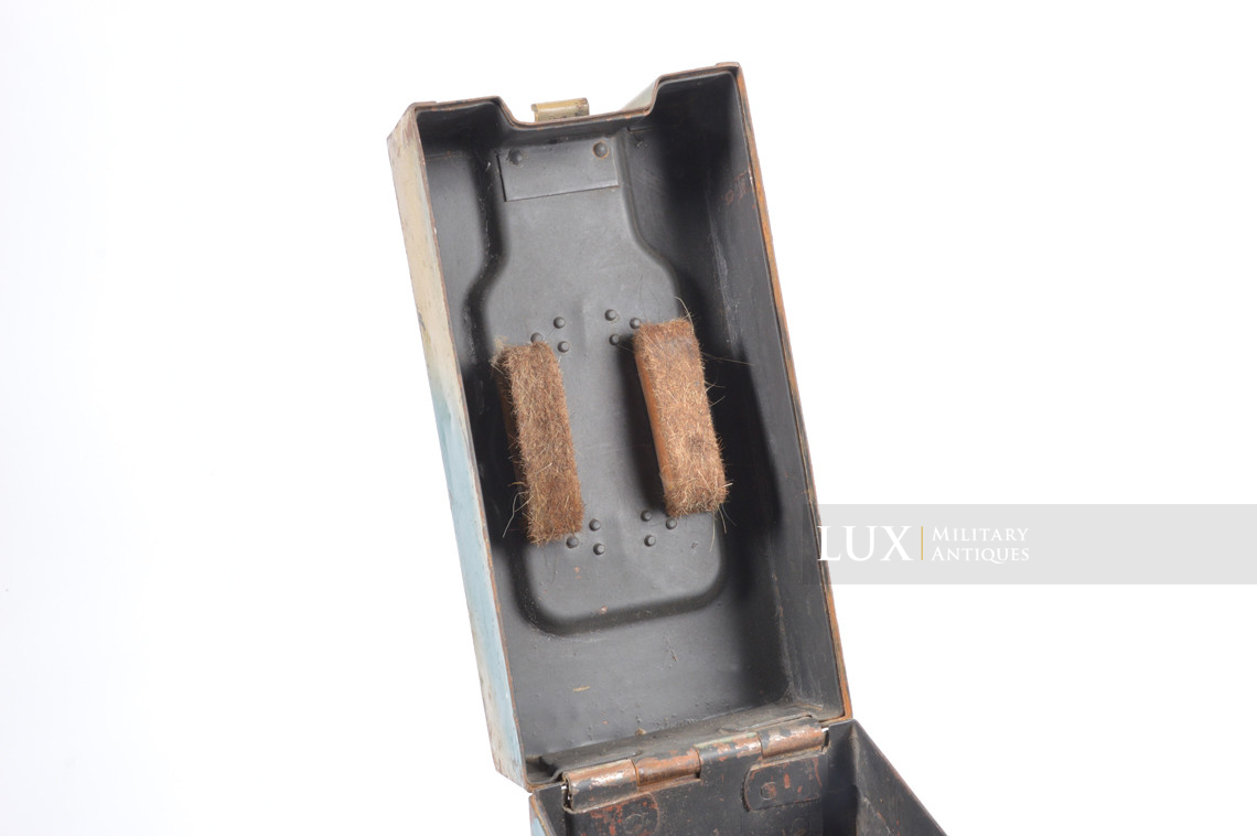 Caisse allemande pour chargeurs de 2cm Flak camouflée deux tons - photo 36