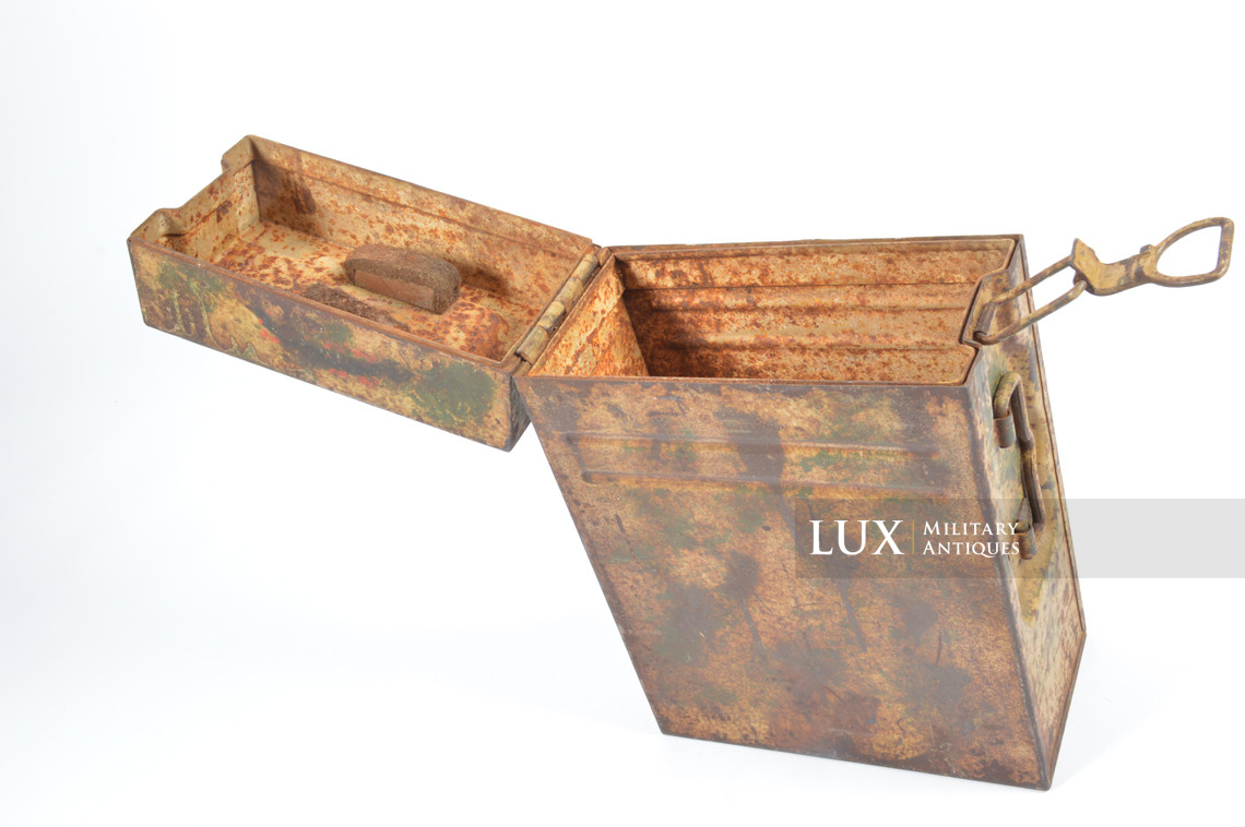 Caisse allemande pour chargeurs de 2cm Flak camouflée trois tons « Normandie » - photo 39