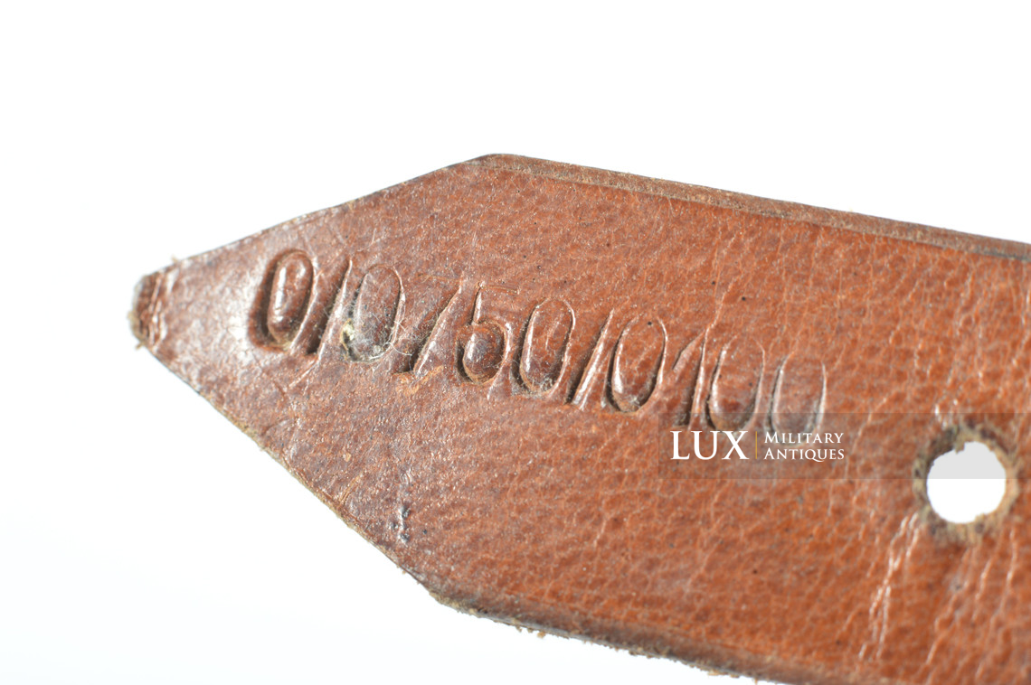 Late-war German helmet chinstrap, RBNr « 0/0750/0100 » - photo 13