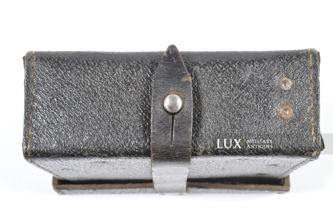 MG34/42 gunner's belt pouch in black pressed cardboard, « epf 1944 » - photo 15