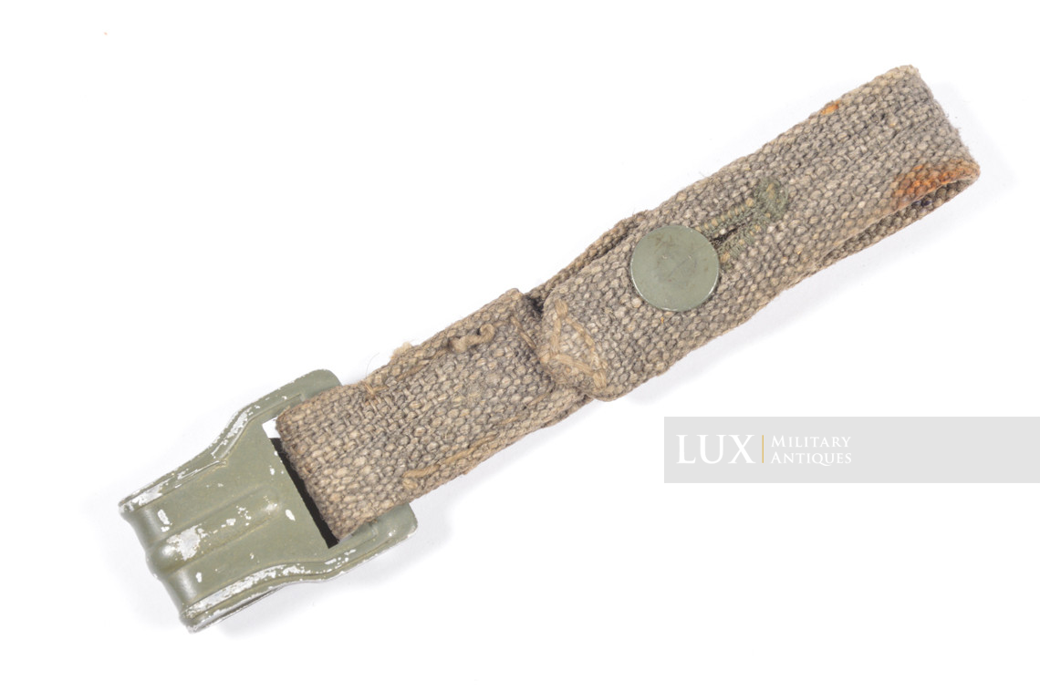 Early gasmask canister belt support hook strap - photo 8