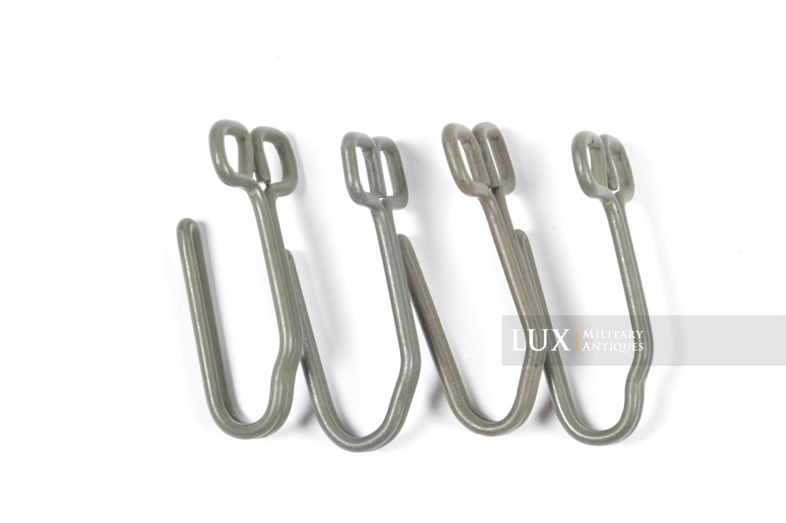 Set of four belt support hooks - photo 8